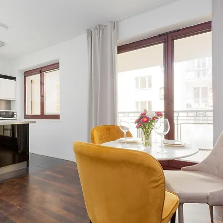 On Wspolna Str. By Renters Appartement