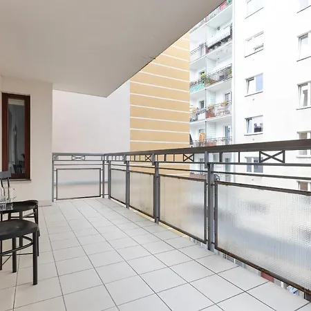 On Wspolna Str. By Renters Appartement